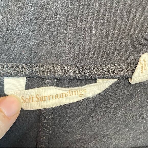 Soft Surroundings Woman’s Leggings Cropped Medium Black - Picture 4 of 7